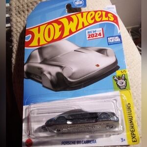 2024 Hot Wheels Chrome Porsche 911 Keychain